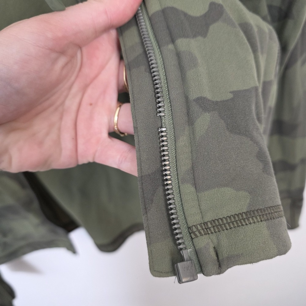 Lululemon Green Camo Sporty Athleisure Stretchy Define Hooded Jacket Size 6 - Picture 3 of 6